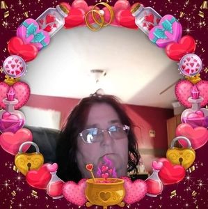 Meet your Posher, Dennise